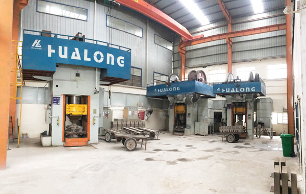 1200吨全自动压力机